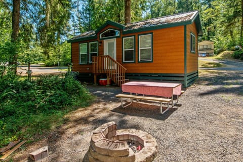 Chehalis Camping Resort Cottage 1 Campground/
RV Resort in Washington
