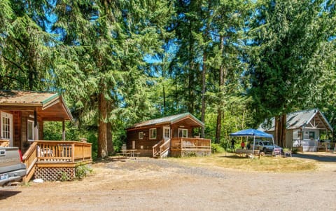 Chehalis Camping Resort One-Bedroom Cabin 2 Cabin in Washington