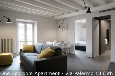 Bed, Living room, Photo of the whole room, Seating area, Evening entertainment, Bedroom