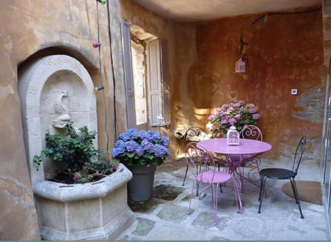 Maison d'artiste à Bonnieux Villa in Bonnieux