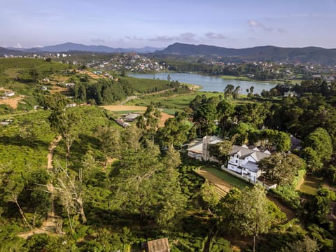Property building, Nearby landmark, Natural landscape, Bird's eye view, Lake view, Mountain view, River view