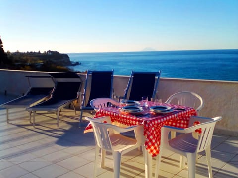 View (from property/room), Balcony/Terrace, Sea view