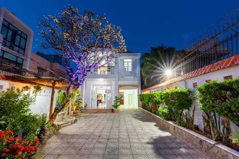 Property building, Night