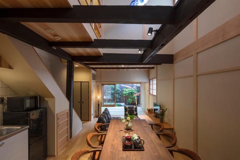 Photo of the whole room, Dining area