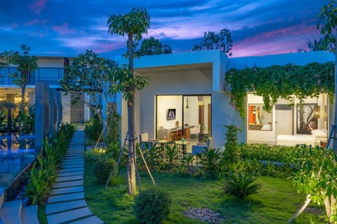 Garden, Area and facilities, Swimming pool, Swimming pool