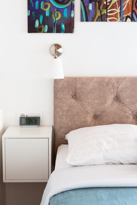 Bedroom, Seasons, Time of day