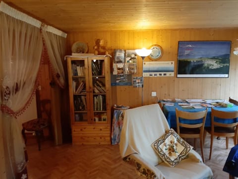 La Dernier (La cote-aux-fées) Suisse Chalet in Sainte-Croix