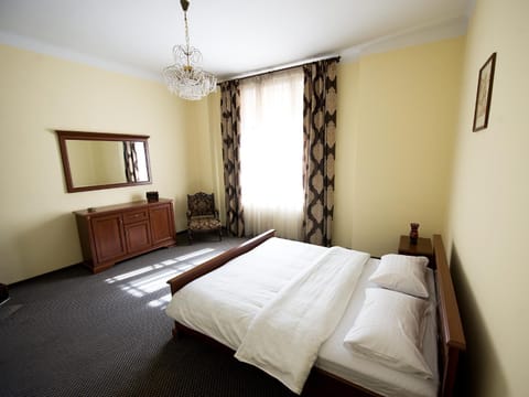 Spring, Bed, Day, Decorative detail, Bedroom