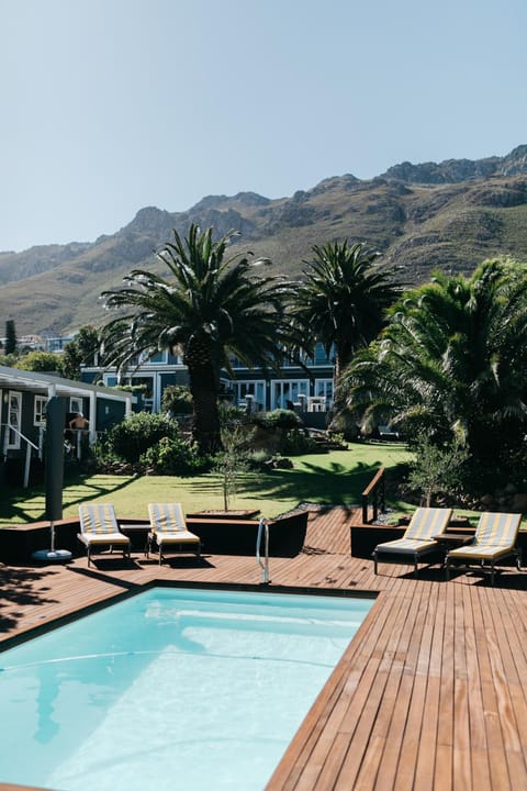 Property building, Garden, Garden view, Mountain view, Pool view, Swimming pool