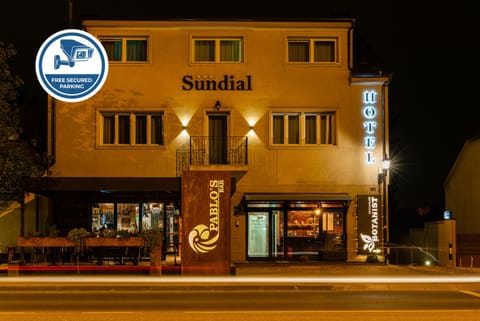 Property building, Facade/entrance, Property logo or sign