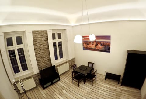 TV and multimedia, Living room, On site, Family