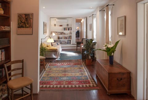 Library, Living room