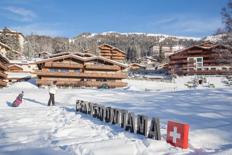 Day, People, Natural landscape, Winter, Skiing, Mountain view