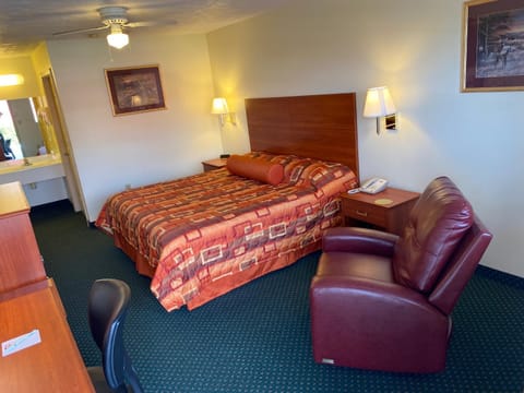Bed, Photo of the whole room, Seating area, Bedroom, fireplace, heating, air conditioner
