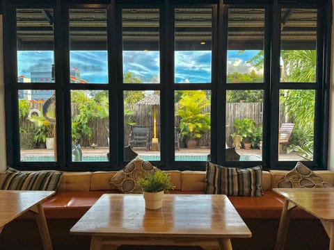 Property building, Restaurant/places to eat