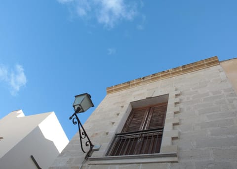 Facade/entrance, Bird's eye view