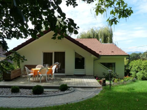 Facade/entrance, Balcony/Terrace