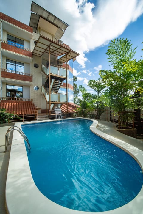 Swimming pool