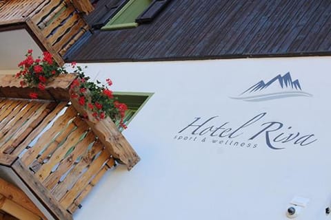 Facade/entrance, Property logo or sign, On site