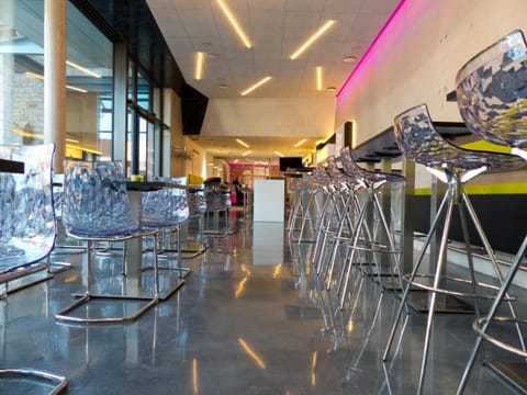 Restaurant/places to eat, Lobby or reception, Lounge or bar, Banquet/Function facilities