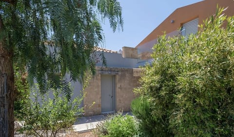 Property building, Spring