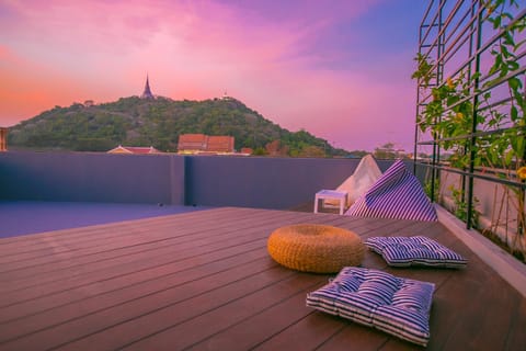 Balcony/Terrace, Other, Decorative detail, Landmark view