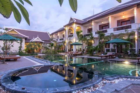 Property building, Bird's eye view, Garden view, Pool view