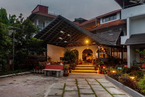 Facade/entrance