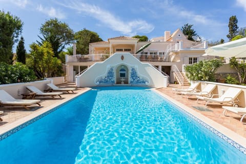 Property building, Pool view, Sea view, Swimming pool, Swimming pool, sunbed