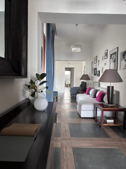 Lounge or bar