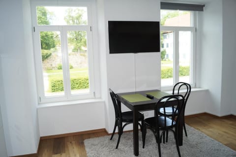 Living room, Dining area, City view, Garden view, Landmark view