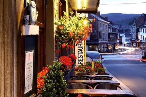 Facade/entrance, Balcony/Terrace