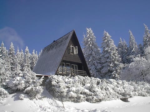 Property building, Facade/entrance, Winter