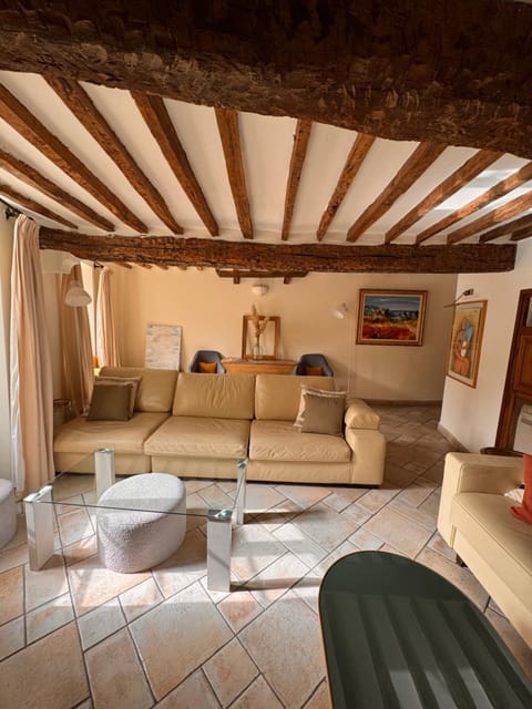 L'élégante - maison de ville avec bains à remous - parking inclus House in Saint Paul de Vence