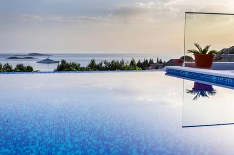 Apartmani Ana Apartment in Plat