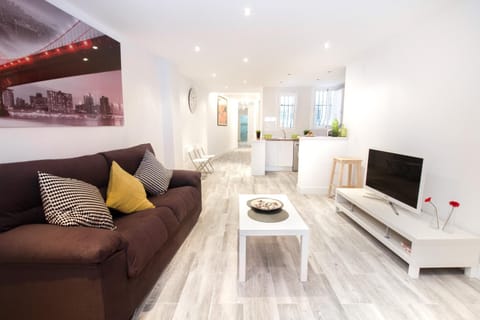TV and multimedia, Living room, Seating area