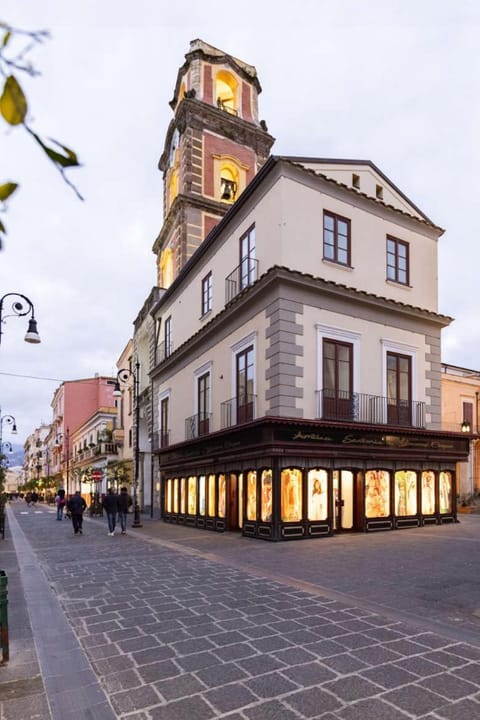 Property building, Neighbourhood, City view, Street view, Location