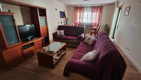 Communal lounge/ TV room, TV and multimedia, Living room, Seating area