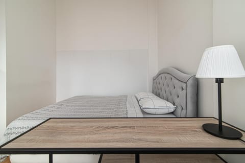 Bed, Living room, Seating area