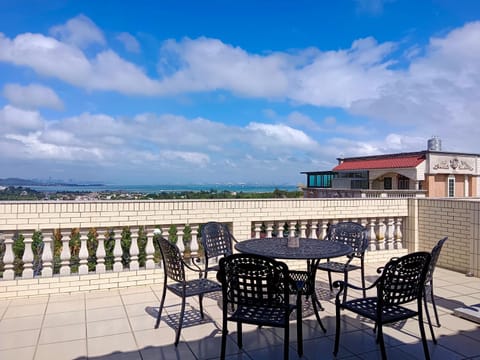 Patio, Natural landscape, View (from property/room), Balcony/Terrace, Dining area, Sea view