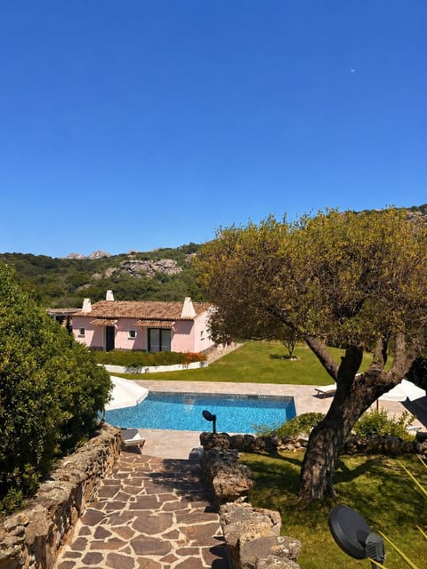 Property building, Garden, Garden view, Swimming pool