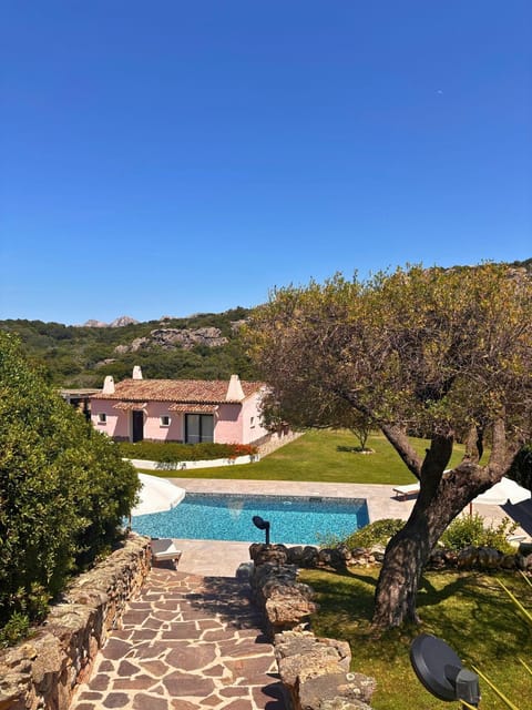 Property building, Garden, Garden view, Swimming pool