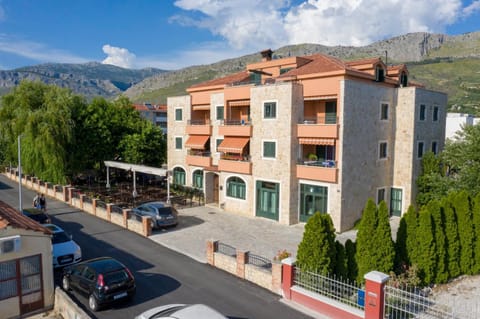 Apartment Vedran Apartment in Podstrana