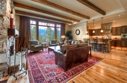 Cowboy Heaven Luxury Suites - Unit 2B House in Big Sky