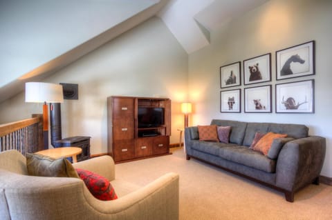 Latigo Lodge House in Big Sky