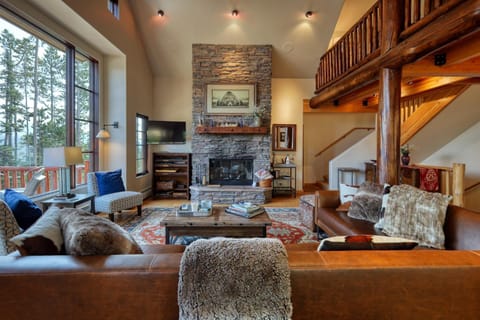 Moonlight Mountain Home - 1 Hidden Trail House in Big Sky