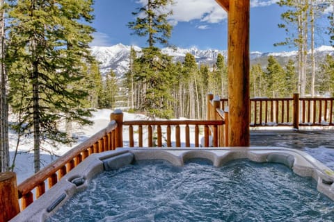 Moonlight Mountain Home - 1 Hidden Trail House in Big Sky