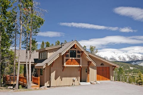 Moonlight Mountain Home - 1 Hidden Trail House in Big Sky