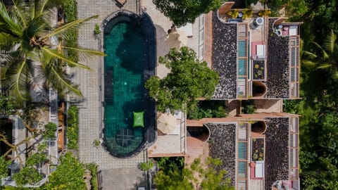 Property building, Swimming pool