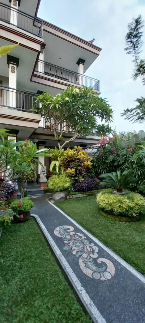 Property building, Spring, Day, Natural landscape, Garden, Garden view